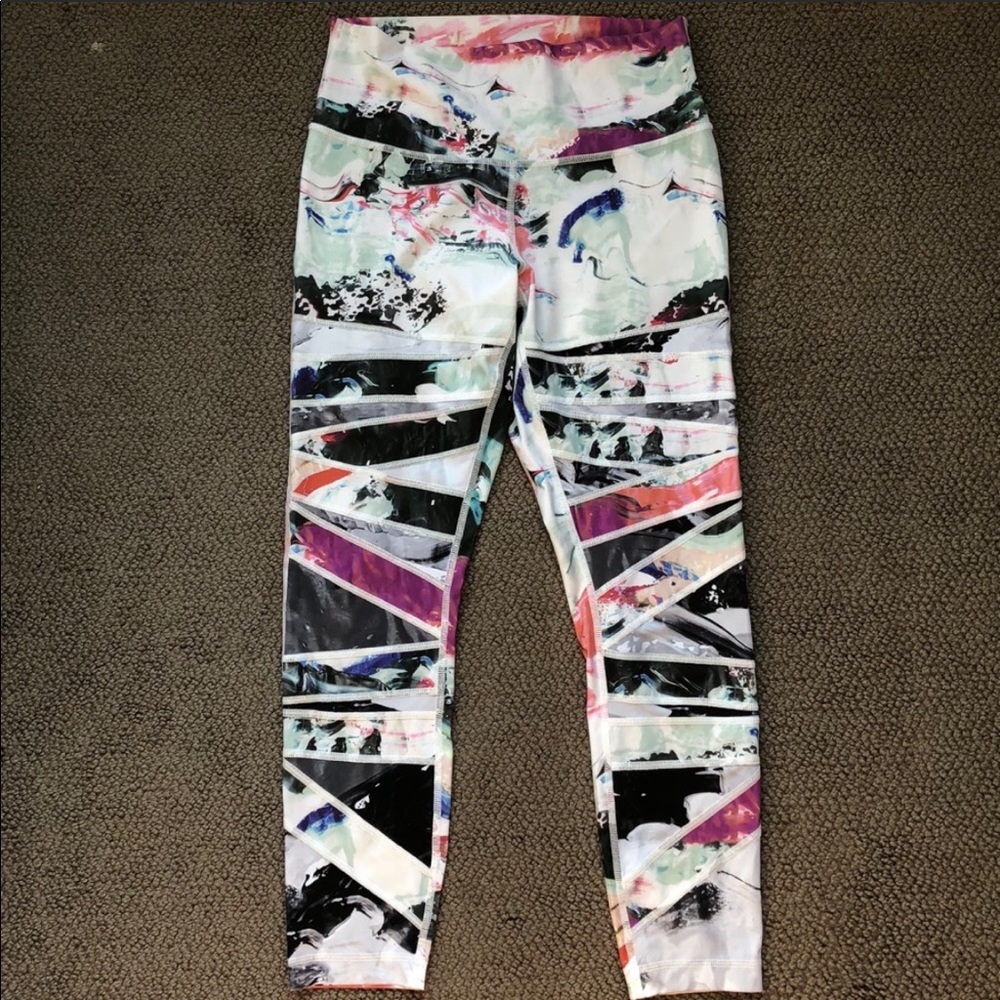 EUC Lululemon Wunder Under Leggings